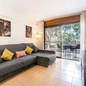 https://amplio-apartamento-en-salou-con-piscina-a-2-minutos-de-la-playa.top-hotels-tarragona.com